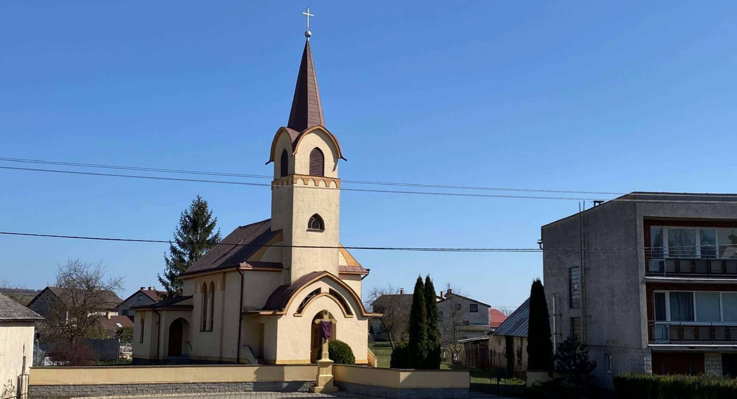 Kostol Božského Srdca Ježišovho, Hlinné